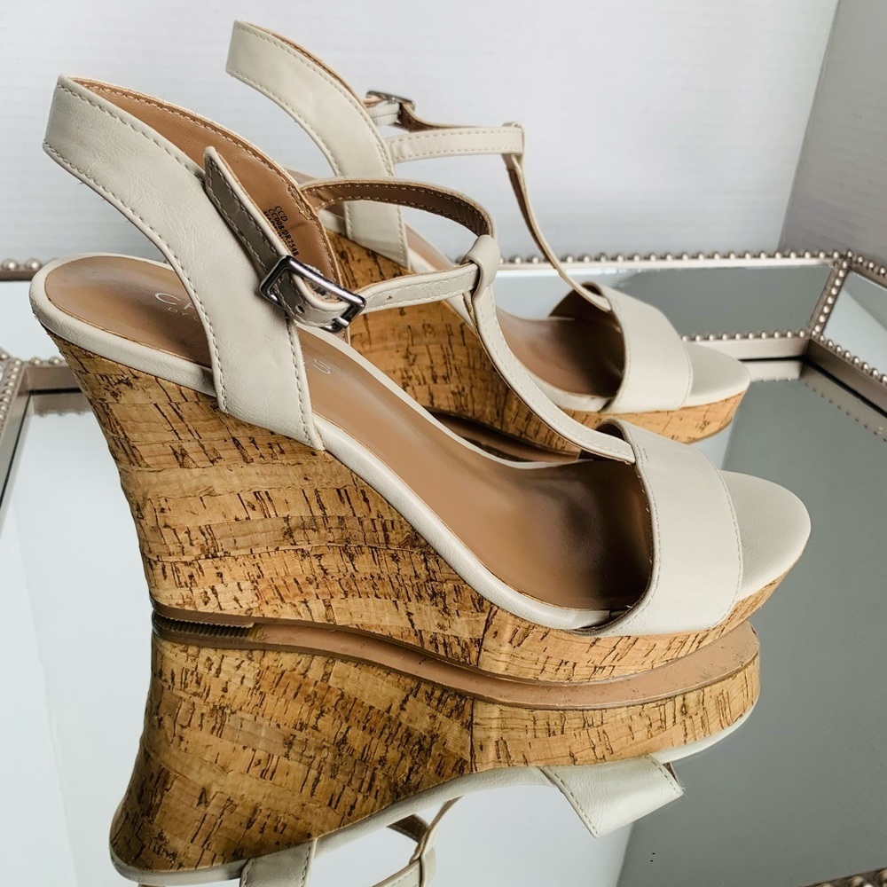 Charles David T Strap Wedge Sandals